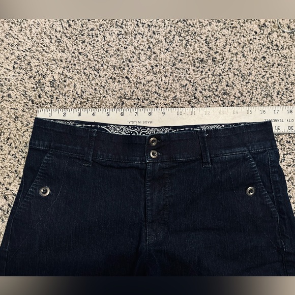 Gloria Vanderbilt Jean Shorts Cuff Stretch Double Button Dark Wash SIZE 10/30 - Picture 13 of 16
